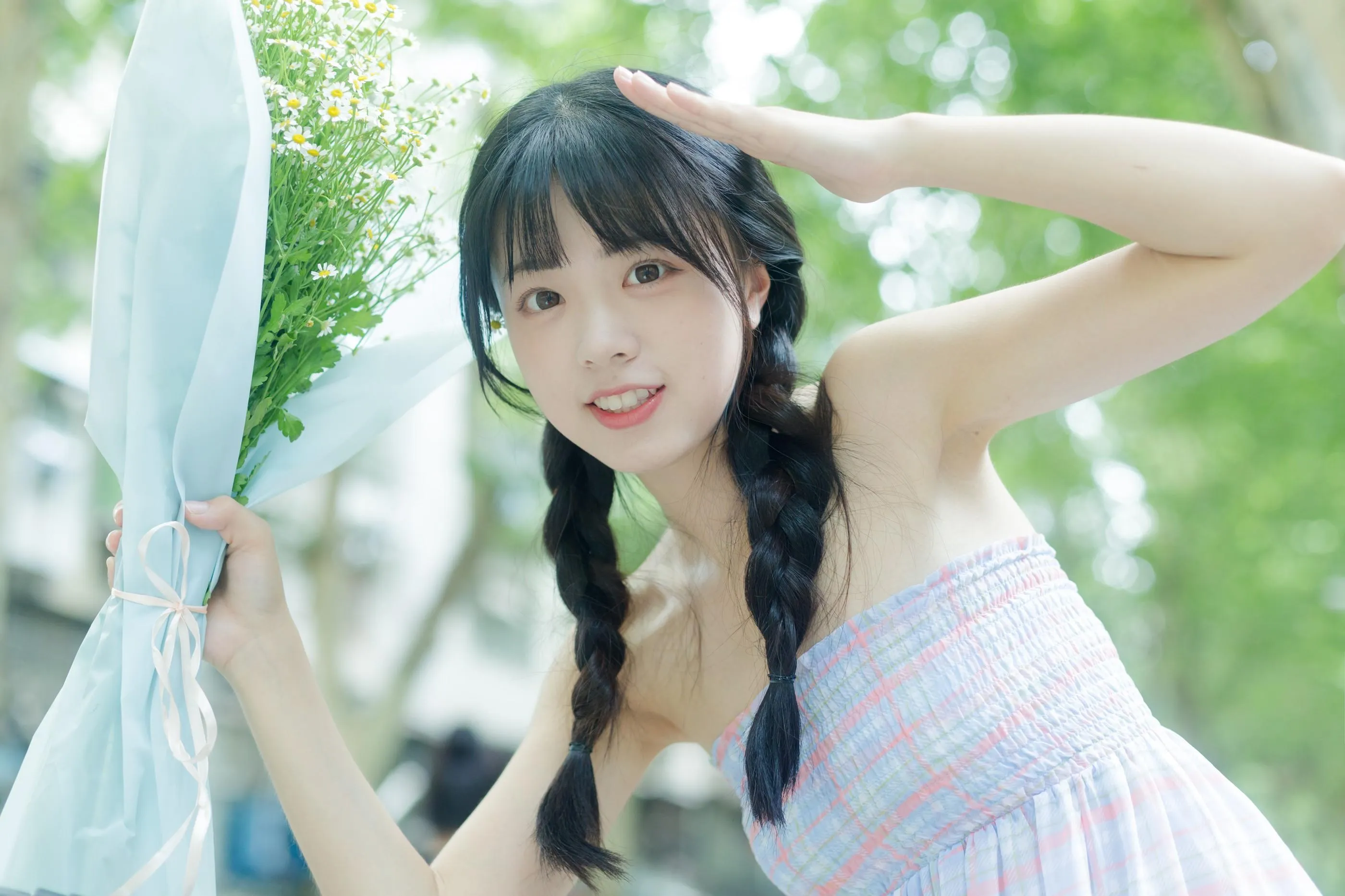 [YITUYU艺图语]2022.08.12 夏天是洋甘菊的气味 可爱泡泡呀 [33P]插图5